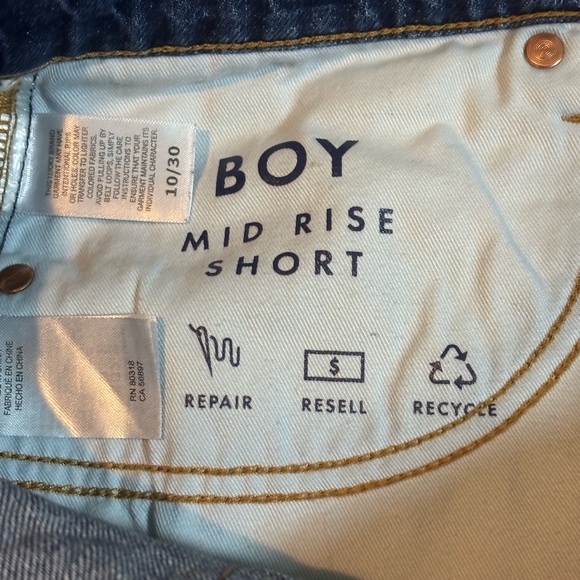 Lucky Brand Boy Mid Rise Distressed Denim Shorts Women’s 10/30 Medium Wash Raw - Picture 8 of 10